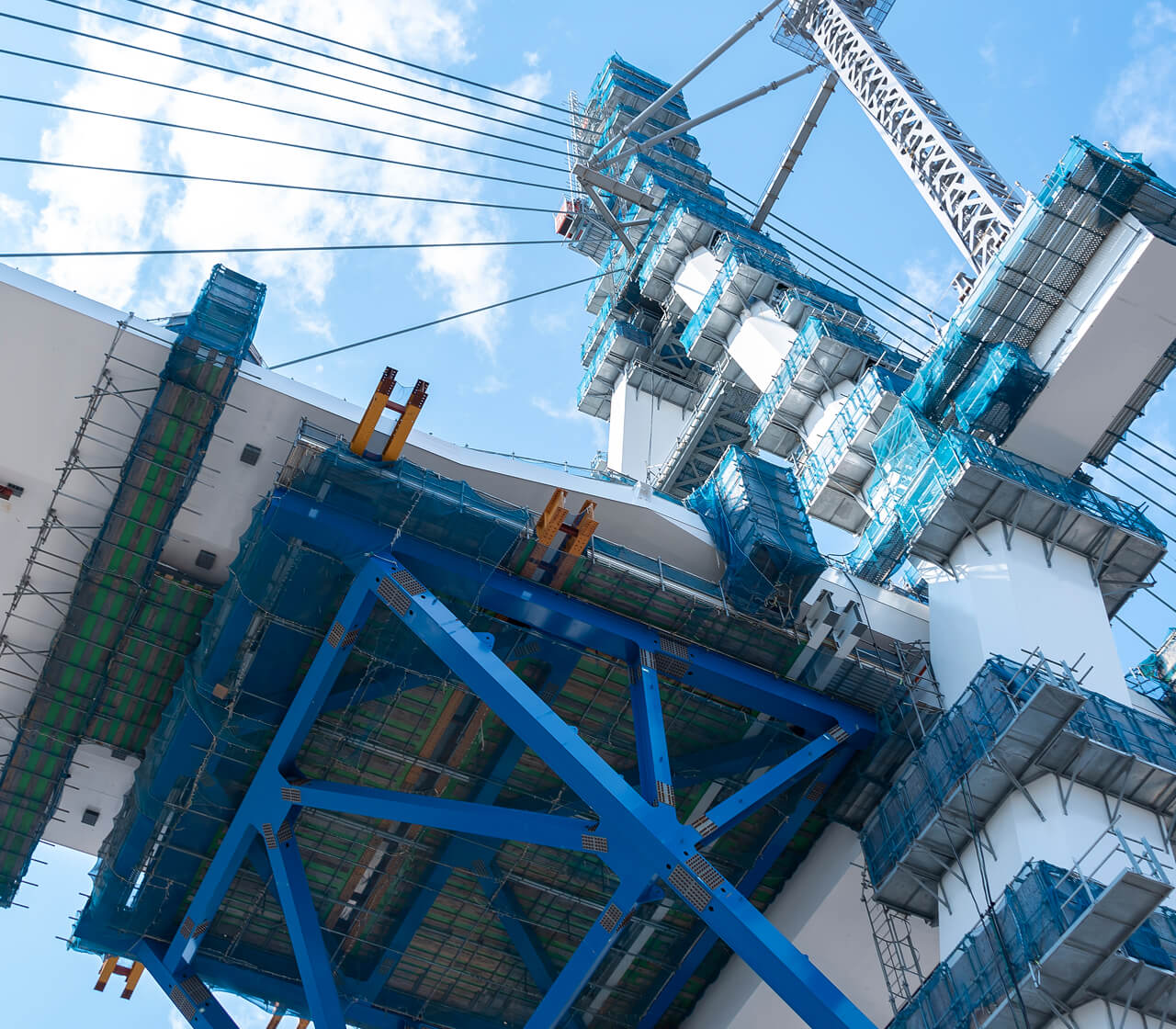 橋梁を建設中の写真